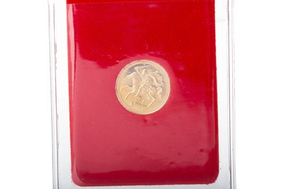 Lot 102 - ELIZABETH II ISLE OF MAN GOLD HALF SOVEREIGN