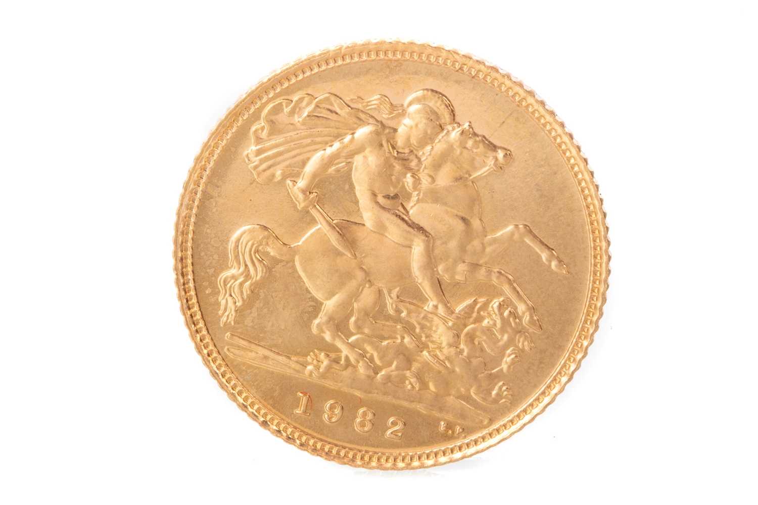 Lot 105 - ELIZABETH II GOLD HALF SOVEREIGN