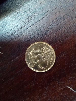 Lot 106 - ELIZABETH II GOLD HALF SOVEREIGN