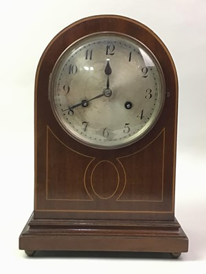 Lot 307 - MAHOGANY MANTEL CLOCK WITH DOME TOP