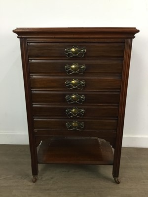 Lot 658 - EDWARDIAN MAHOGANY MUSIC CABINET