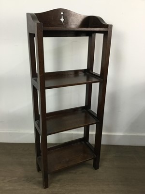 Lot 663 - SMALL OAK OPEN BOOKCASE