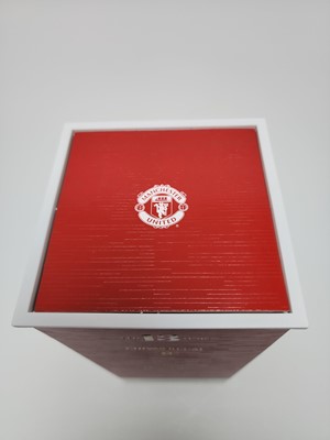 Lot 435 - CHIVAS REGAL 13 YEAR OLD MANCHESTER UNITED 75CL AND 12 MATCHING MINIATURES