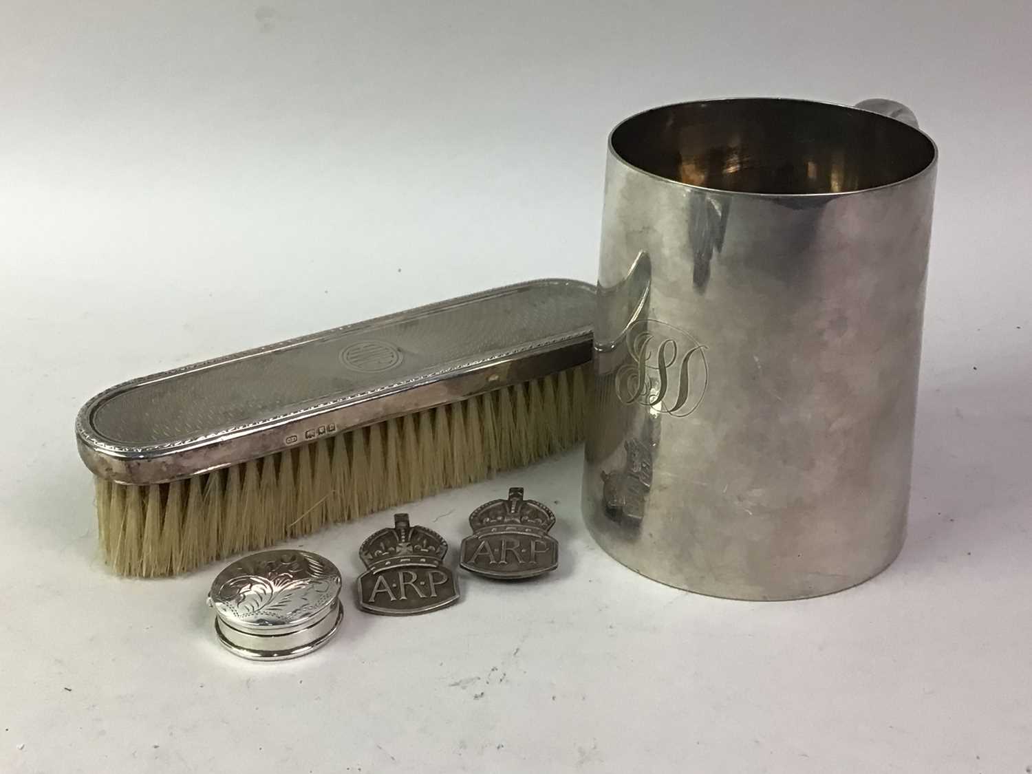 Lot 77 - EDWARDIAN SILVER TOPPED TRINKET BOX