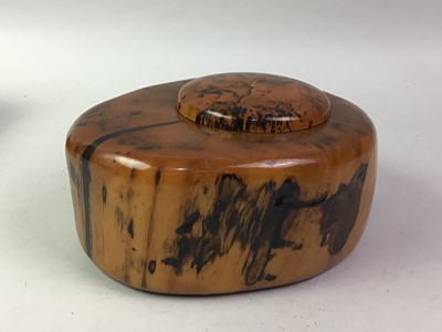 Lot 40 - EARLY 20TH CENTURY WALNUT JEWELLERY BOX
