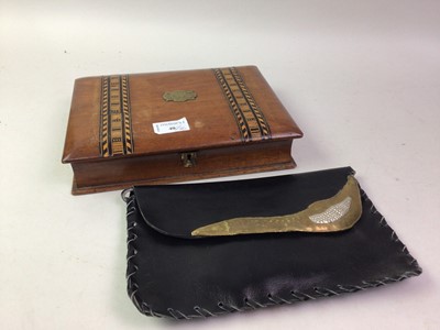 Lot 40 - EARLY 20TH CENTURY WALNUT JEWELLERY BOX