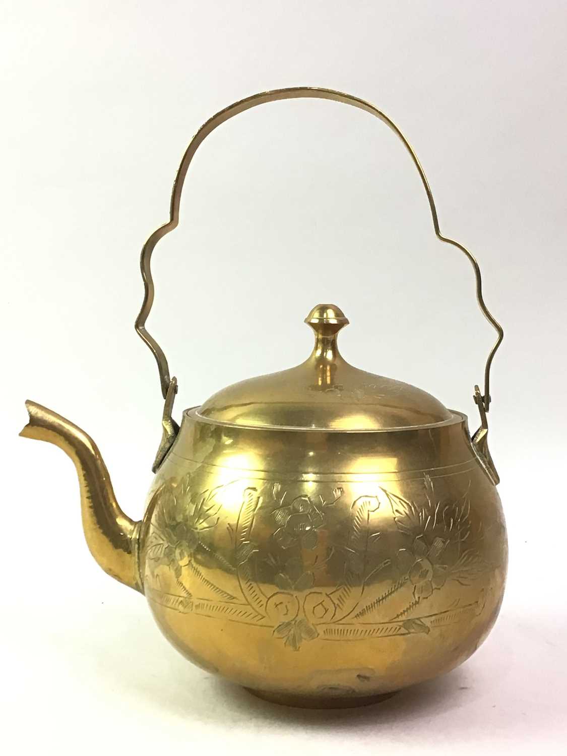 Lot 43 - GROUP OF BRASSWARE