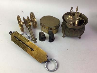 Lot 43 - GROUP OF BRASSWARE