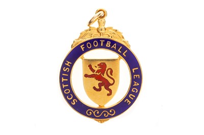 Lot 1780 - JIM BAXTER OF RANGERS F.C., SCOTTISH LEAGUE CUP WINNERS GOLD MEDAL