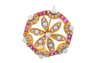 Lot 465 - EDWARDIAN RUBY AND SEED PEARL BROOCH