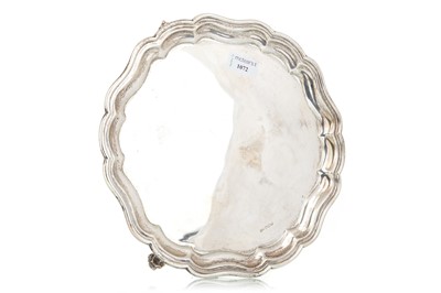 Lot 1072 - GEORGE V SILVER SALVER