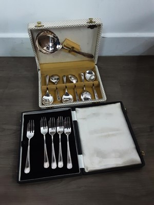 Lot 295 - GROUP OF SILVER PLATED WARE