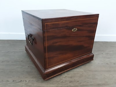 Lot 331 - EDWARDIAN MAHOGANY CELLARETTE