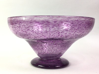 Lot 112 - MONART BUBBLE GLASS BOWL