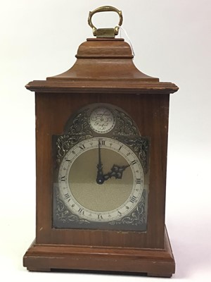 Lot 407 - MAHOGANY BRACKET STYLE MANTEL CLOCK