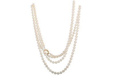 Lot 494 - DOUBLE STRAND PEARL NECKLACE