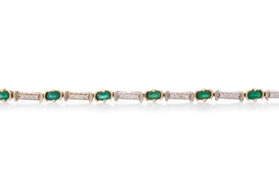 Lot 500 - GREEN GEM SET AND DIAMOND BRACELET