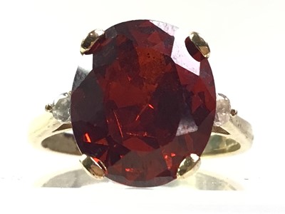 Lot 584 - GEM SET RING