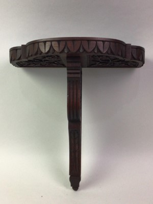 Lot 552 - PAIR OF OAK WALL BRACKETS