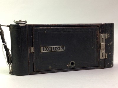 Lot 570 - COLLECTION OF VINTAGE CAMERAS