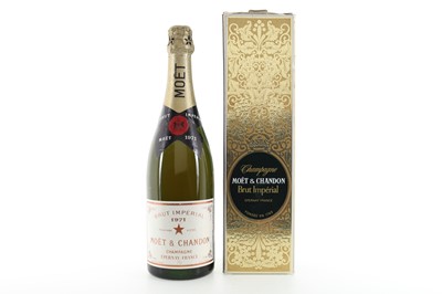 Lot 238 - MOET & CHANDON 1971 VINTAGE IMPERIAL 77CL