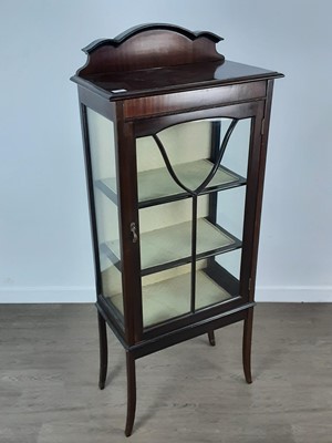 Lot 364 - MAHOGANY DISPLAY CABINET