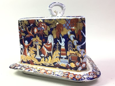 Lot 597 - VICTORIAN ENGLISH IMARI CHEESE DISH AND COVER