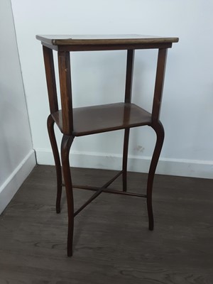 Lot 388 - EDWARDIAN MAHOGANY OBLONG OCCASIONAL TABLE