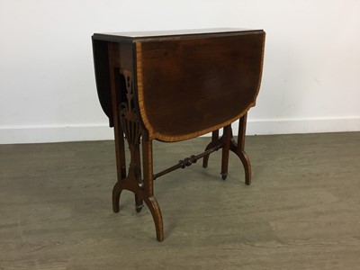 Lot 385 - EDWARDIAN MAHOGANY SUTHERLAND TEA TABLE