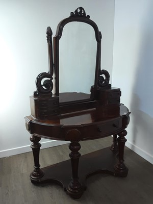 Lot 506 - VICTORIAN WALNUT DUCHESS MIRRORED DRESSING TABLE