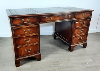 Lot 510 - REPRODUCTION MAHOGANY PEDESTAL KNEEHOLE DESK