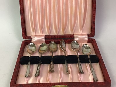 Lot 617 - SET OF SIX GEORGE V SILVER TEASPOONS