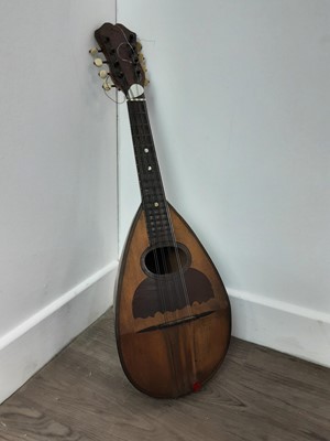 Lot 224 - STRIDENTE NEAPOLITAN BOWL BACK MANDOLIN