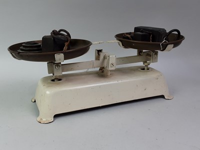 Lot 661 - SET OF KITCHEN SCALES