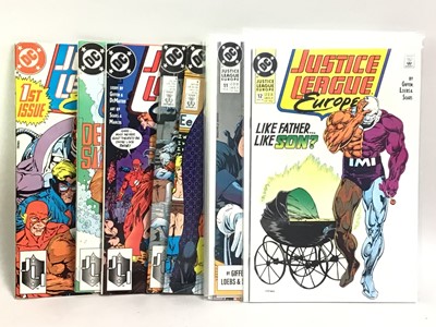 Lot 709 - JUSTICE LEAGUE, COLLECTION OF COMICS