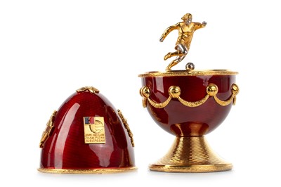 Lot 1697 - THE GEORGE BEST FABRGÉ EGG BY SARAH FABERGE