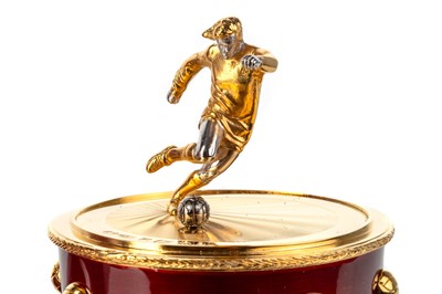 Lot 1697 - THE GEORGE BEST FABRGÉ EGG BY SARAH FABERGE