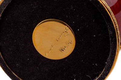 Lot 1697 - THE GEORGE BEST FABRGÉ EGG BY SARAH FABERGE