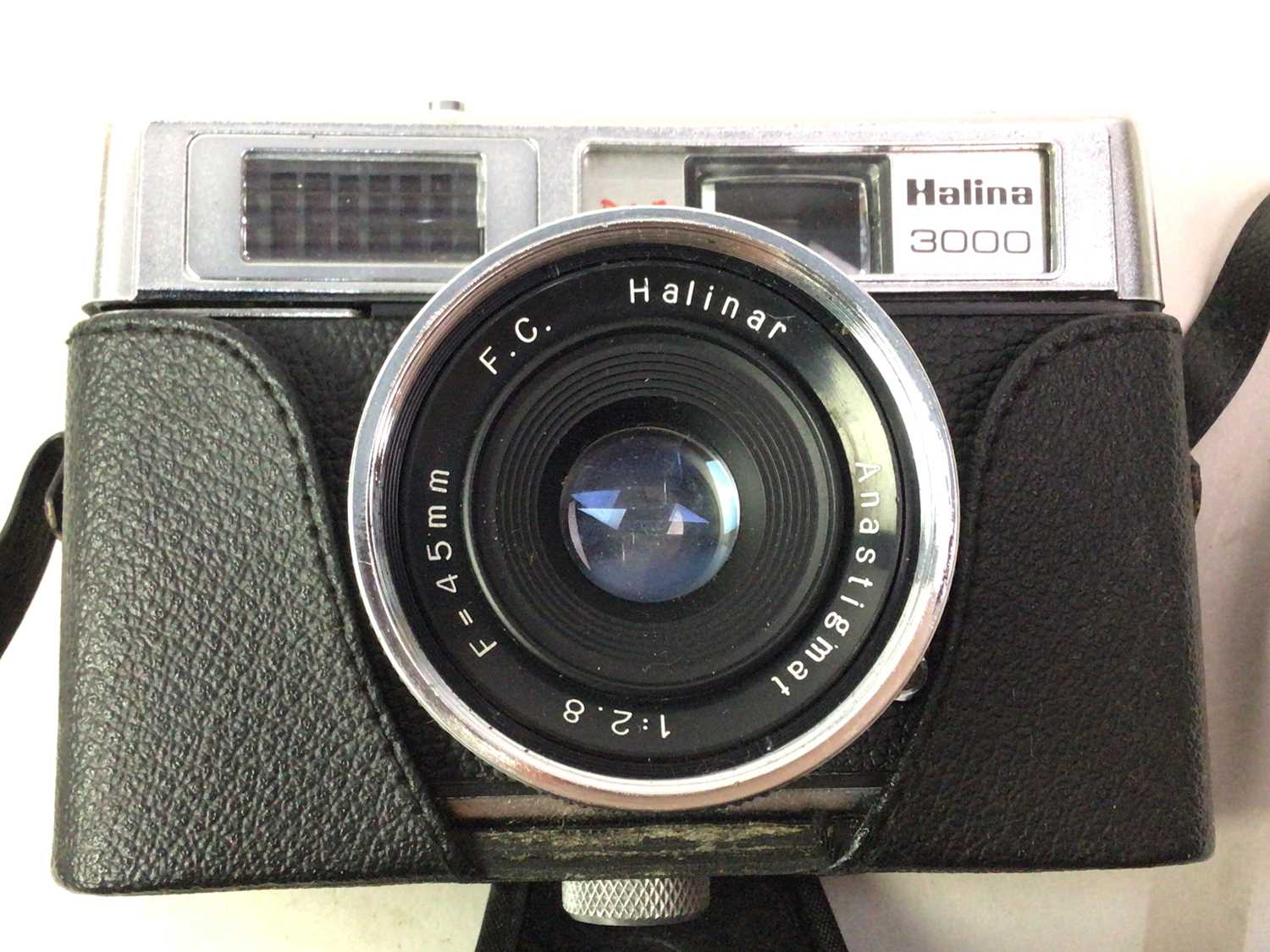 Lot 6 - HALINA 3000 35MM CAMERA