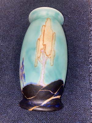 Lot 421 - CLARICE CLIFF, 'INSPIRATION CAPRICE' PATTERN VASE