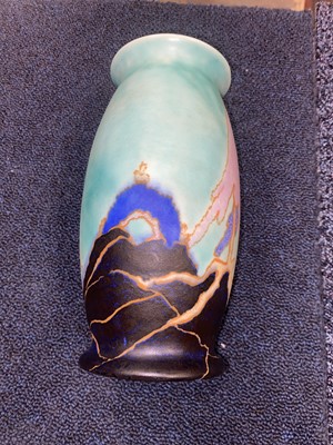 Lot 421 - CLARICE CLIFF, 'INSPIRATION CAPRICE' PATTERN VASE