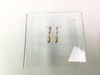 Lot 163 - TWO PAIRS OF NINE CARAT GOLD EARRINGS