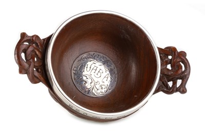 Lot 1124 - SCOTTISH PROVINCIAL CELTIC REVIVAL SMALL OAK QUAICH