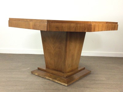 Lot 1534 - ART DECO BURR WALNUT EXTENDING DINING TABLE