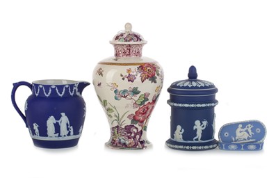 Lot 1513 - WEDGWOOD, THREE PIECES OF JASPERWARE