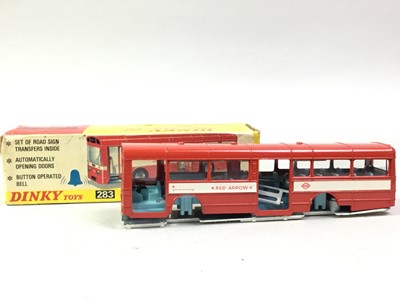 Lot 469 - COLLECTION OF DIECAST VEHICLES