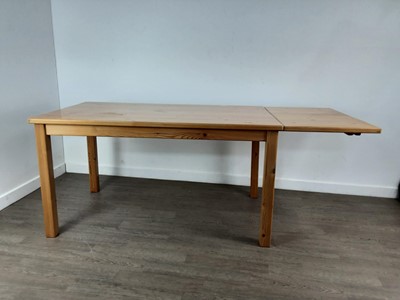 Lot 589 - MODERN PINE DINING TABLE