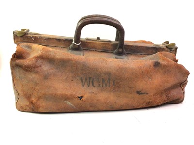 Lot 26 - BROWN LEATHER GLADSTONE BAG