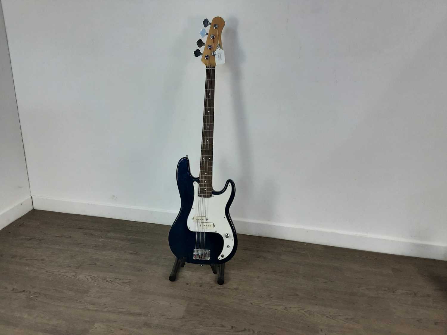 Lot 628 - STAGG ELECTRIC BASE GUITAR