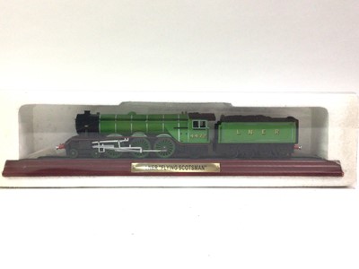 Lot 671 - HORNBY TINPLATE TRAIN